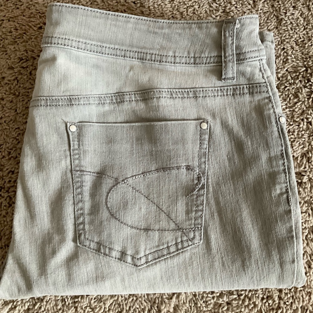 Chico’s Platinum Grey Jeans, Women’s Sz 2 (12-14)